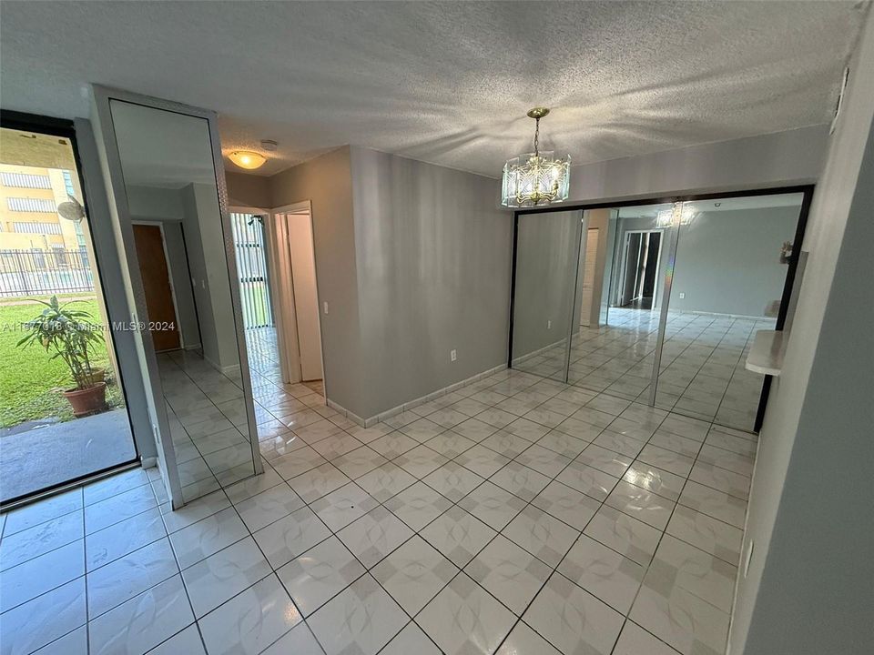 For Rent: $2,250 (2 beds, 2 baths, 898 Square Feet)