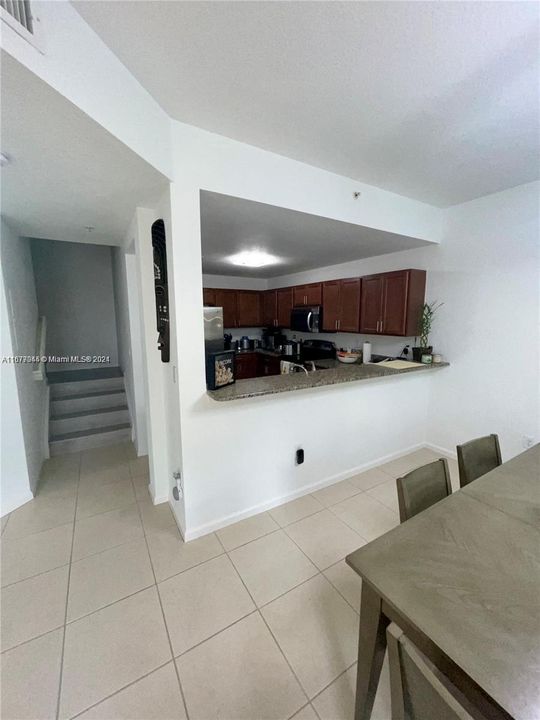 For Rent: $2,875 (3 beds, 2 baths, 1121 Square Feet)