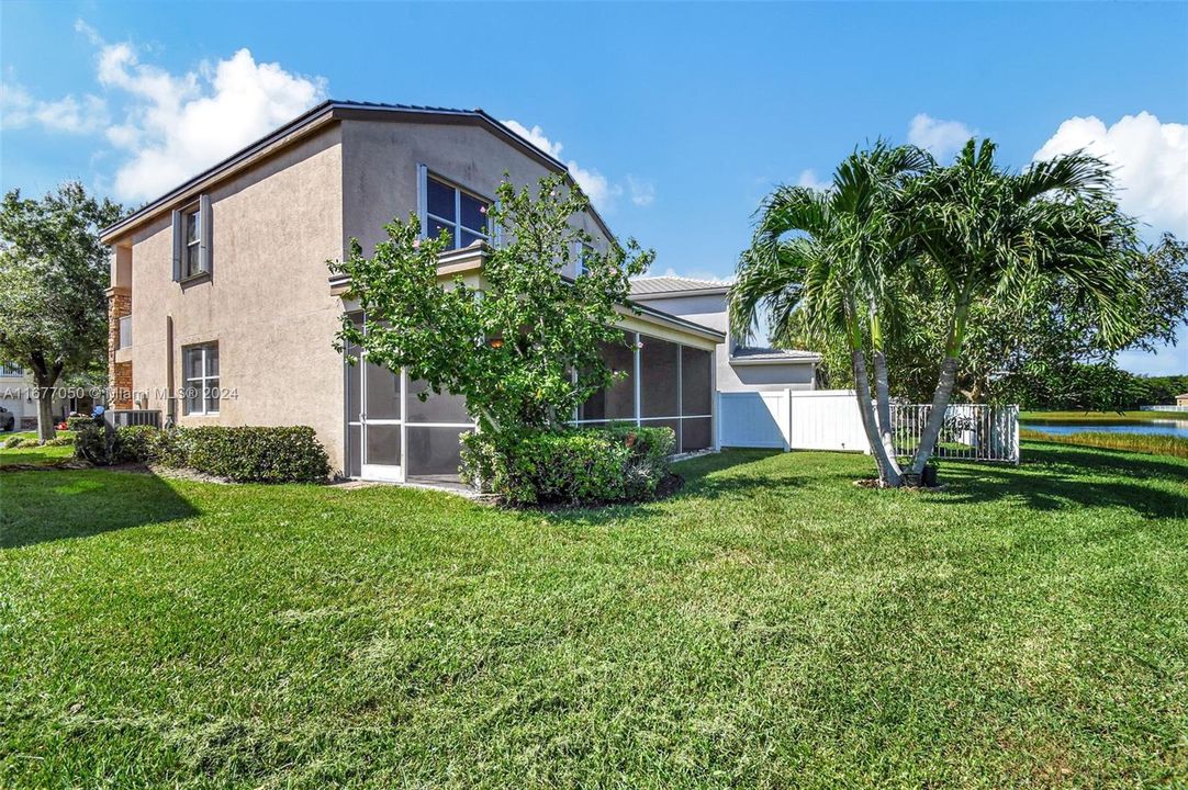 For Sale: $585,000 (3 beds, 2 baths, 1906 Square Feet)