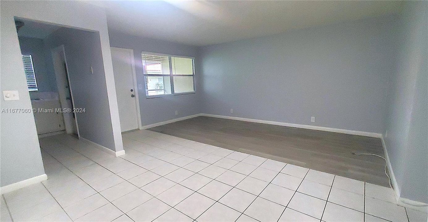 For Sale: $205,000 (1 beds, 1 baths, 765 Square Feet)