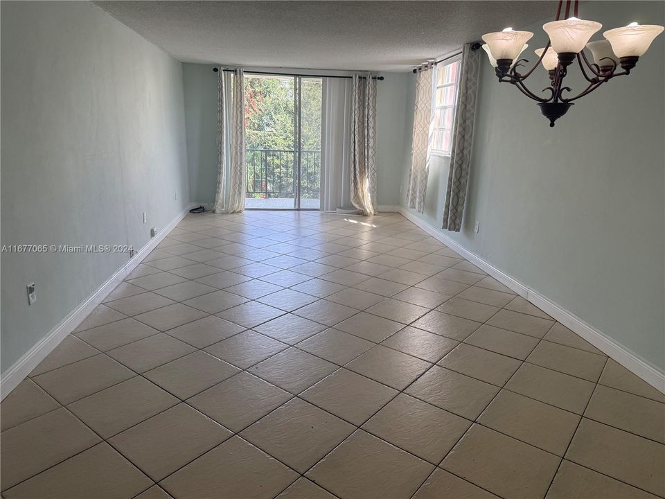 For Rent: $1,650 (1 beds, 1 baths, 900 Square Feet)