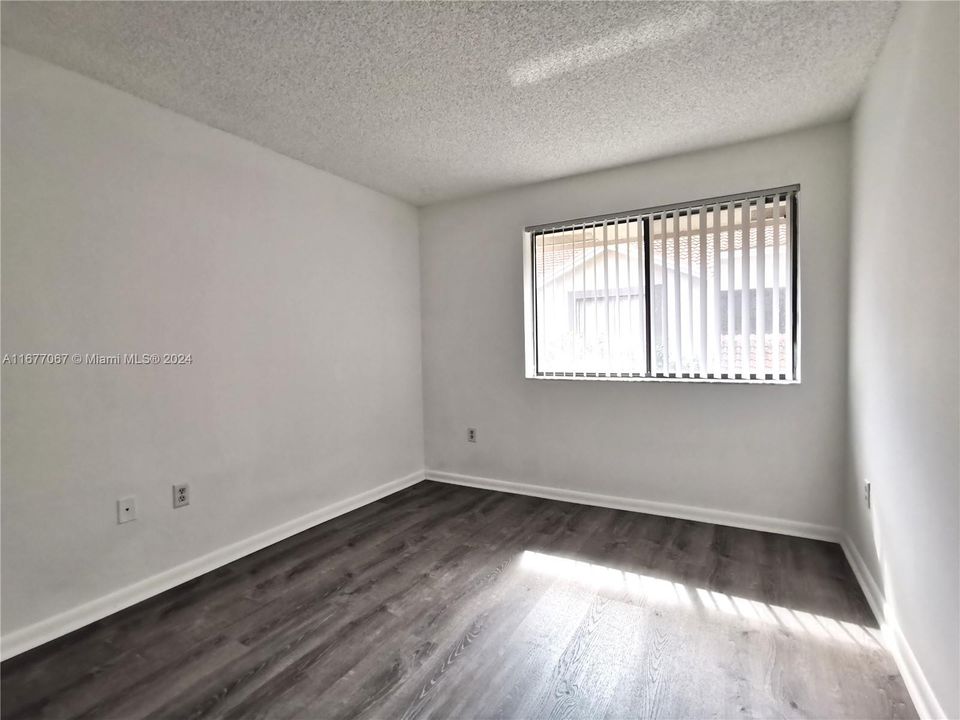 For Rent: $1,950 (2 beds, 2 baths, 910 Square Feet)