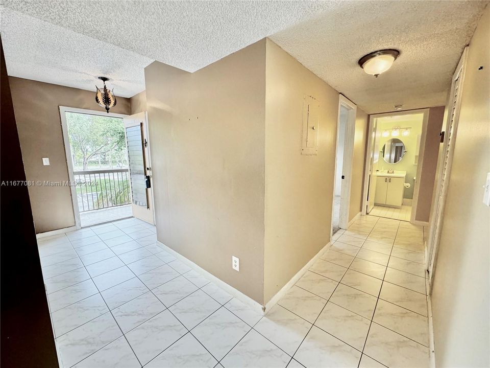 For Sale: $190,000 (2 beds, 2 baths, 1350 Square Feet)