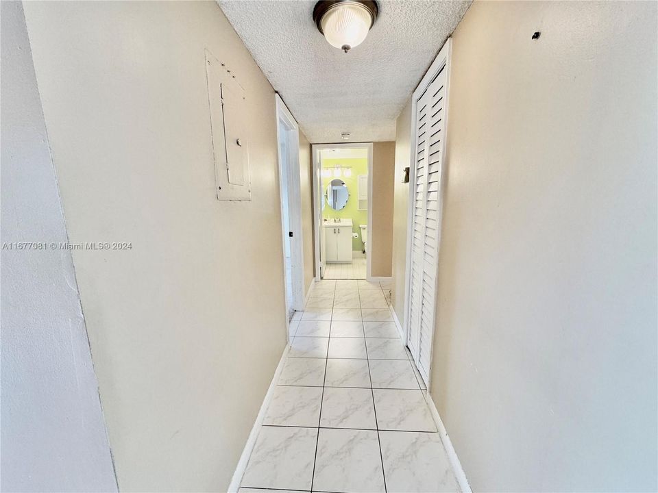 For Sale: $190,000 (2 beds, 2 baths, 1350 Square Feet)