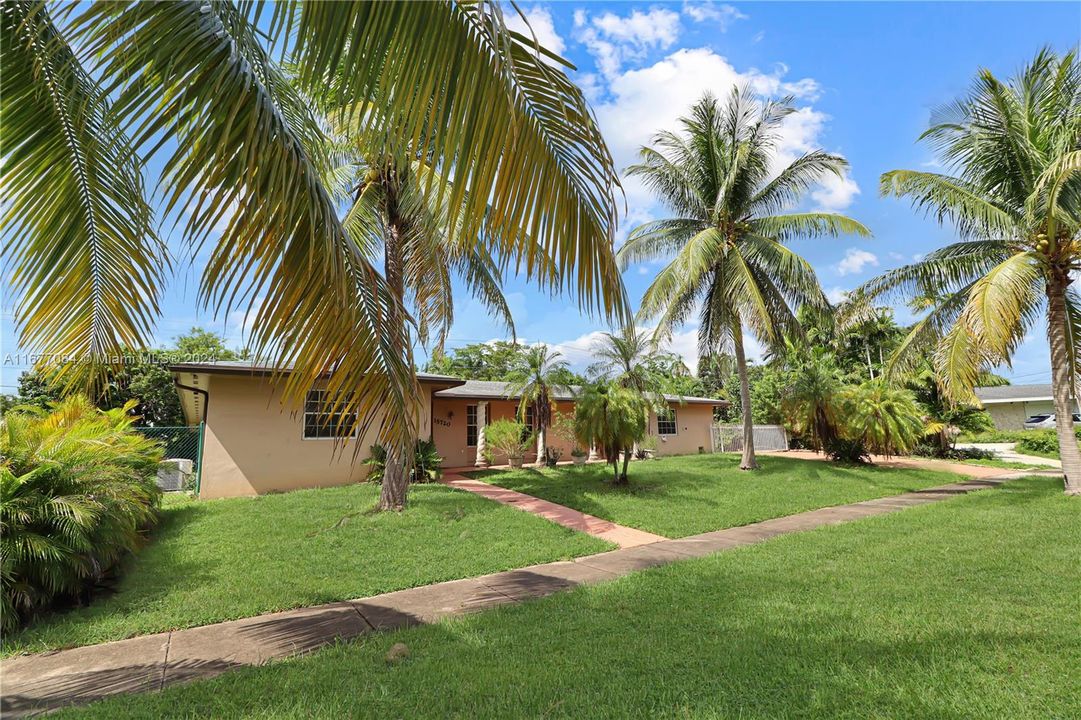 For Sale: $750,000 (3 beds, 2 baths, 1454 Square Feet)