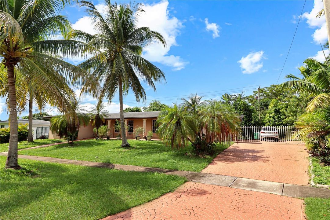 For Sale: $750,000 (3 beds, 2 baths, 1454 Square Feet)