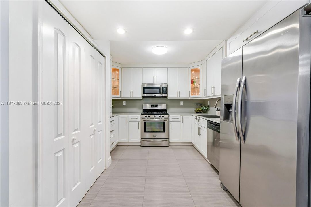 For Sale: $448,000 (3 beds, 2 baths, 1470 Square Feet)