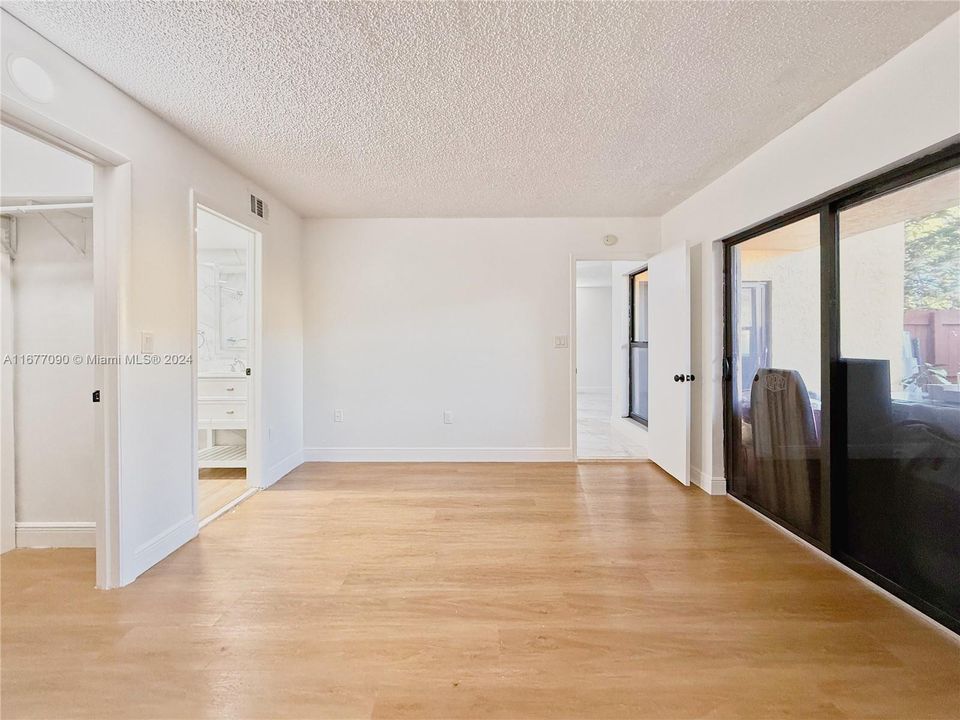 For Rent: $3,500 (3 beds, 2 baths, 1215 Square Feet)