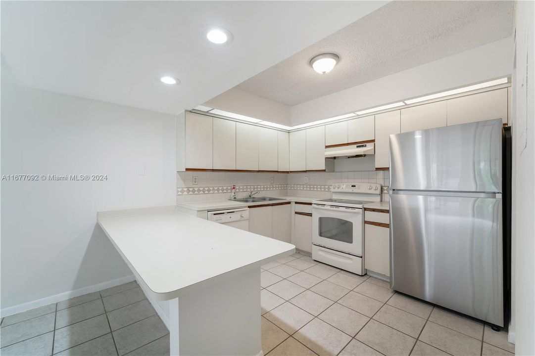 For Sale: $300,000 (3 beds, 2 baths, 1152 Square Feet)