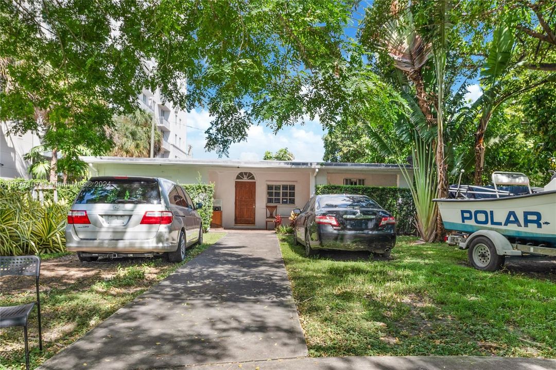 For Sale: $2,000,000 (3 beds, 1 baths, 1725 Square Feet)