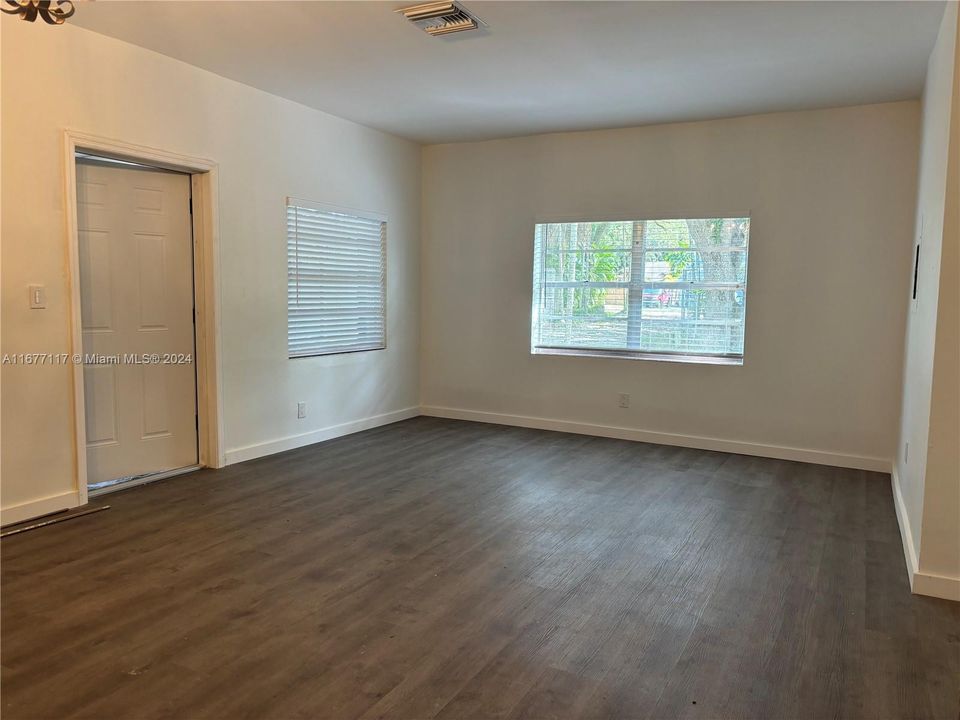 For Rent: $2,400 (2 beds, 2 baths, 1020 Square Feet)