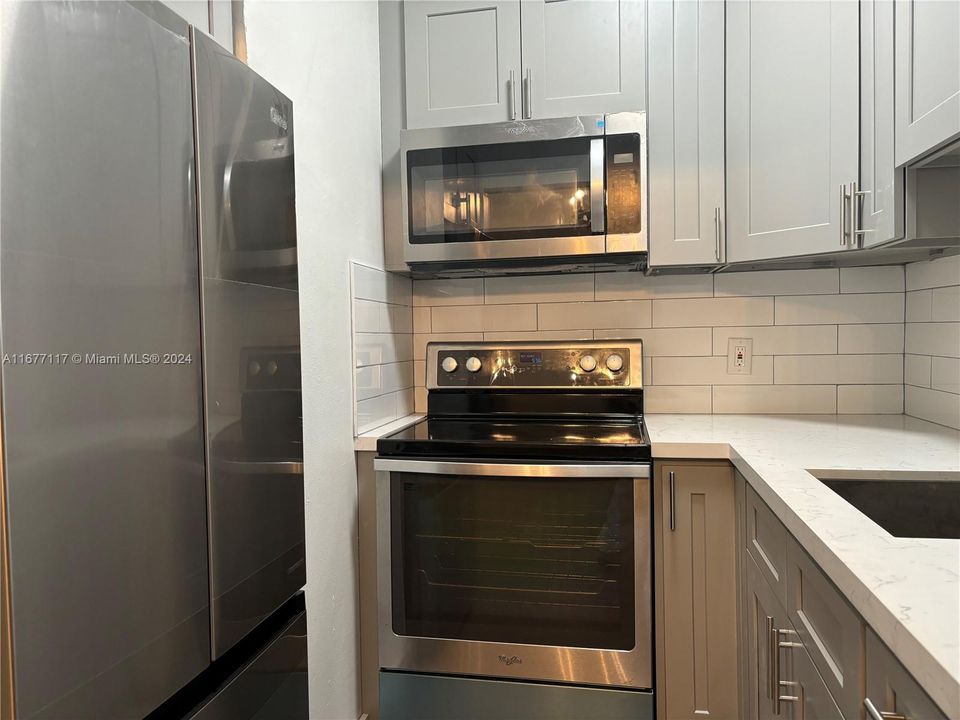 For Rent: $2,400 (2 beds, 2 baths, 1020 Square Feet)