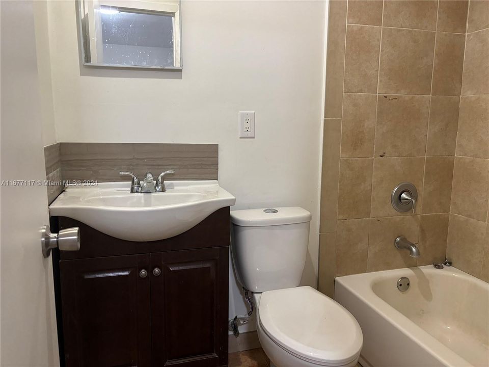 For Rent: $2,400 (2 beds, 2 baths, 1020 Square Feet)