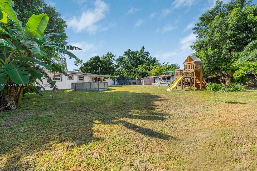 For Sale: $535,000 (3 beds, 2 baths, 1440 Square Feet)