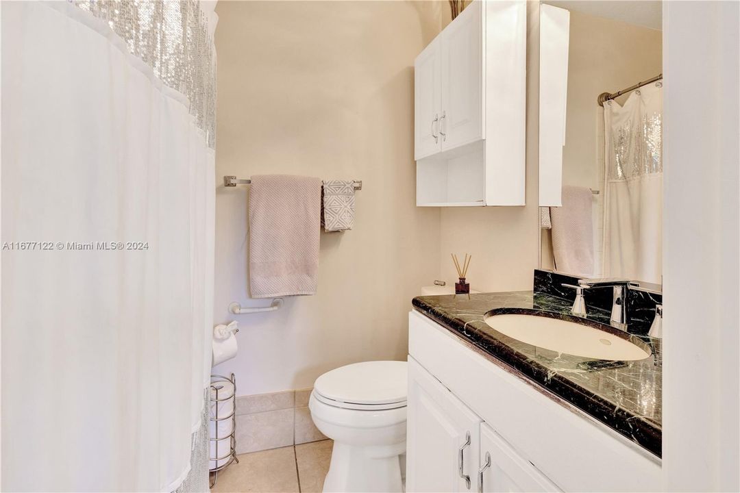 For Sale: $480,000 (2 beds, 2 baths, 1008 Square Feet)