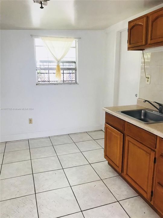 For Rent: $1,200 (0 beds, 1 baths, 400 Square Feet)