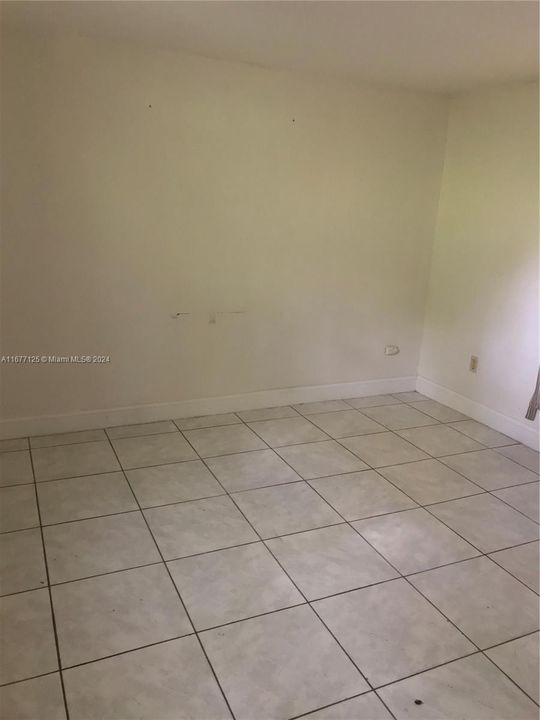 For Rent: $1,200 (0 beds, 1 baths, 400 Square Feet)