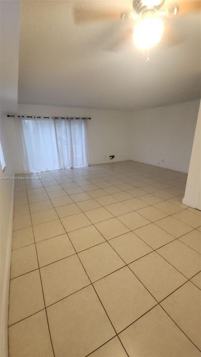 En Venta: $225,000 (3 camas, 2 baños, 1440 Pies cuadrados)