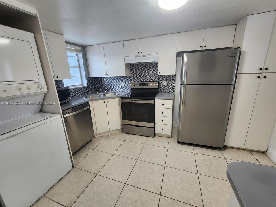 For Sale: $225,000 (3 beds, 2 baths, 1440 Square Feet)