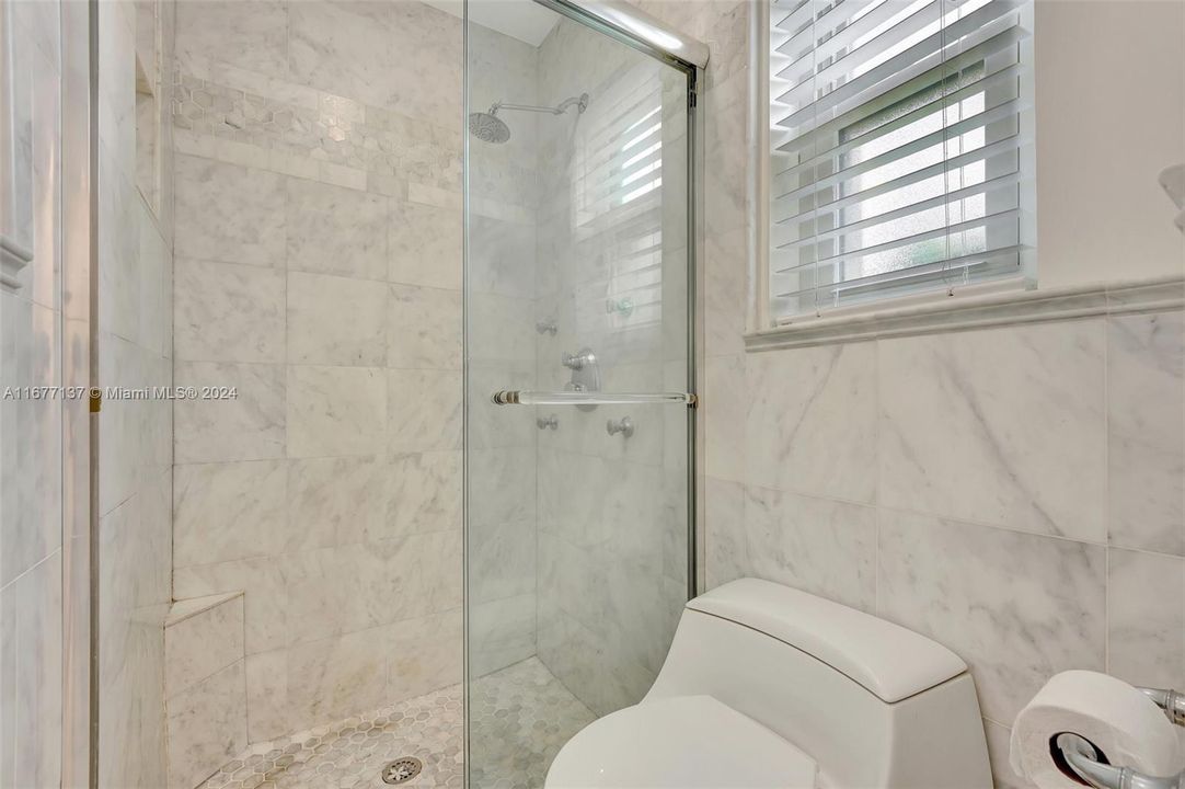 For Sale: $450,000 (2 beds, 2 baths, 1200 Square Feet)