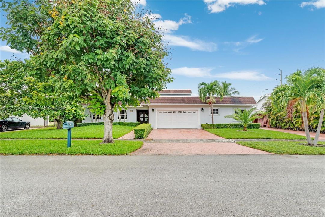 For Sale: $945,000 (4 beds, 3 baths, 2298 Square Feet)