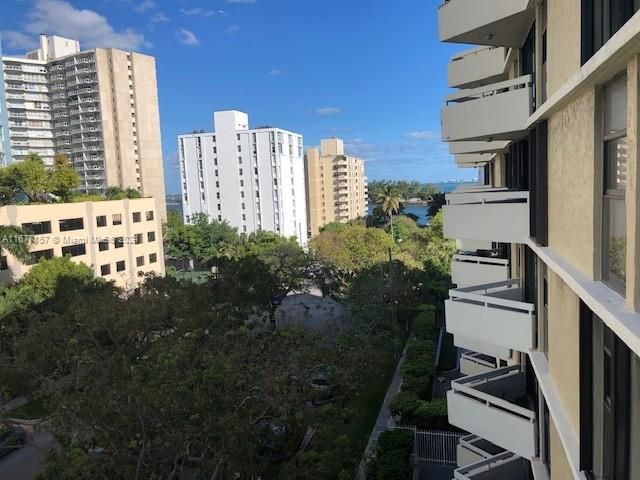 En Venta: $640,000 (2 camas, 2 baños, 1145 Pies cuadrados)