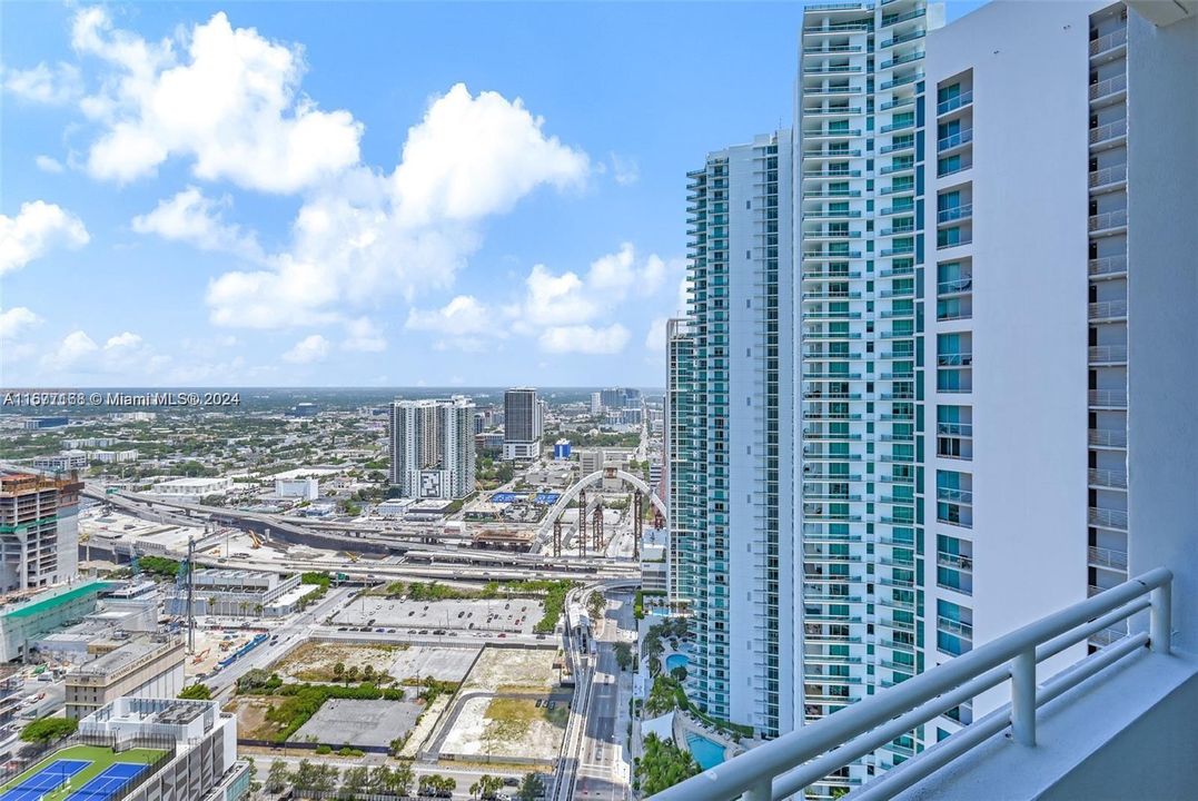 For Sale: $855,000 (2 beds, 2 baths, 1315 Square Feet)