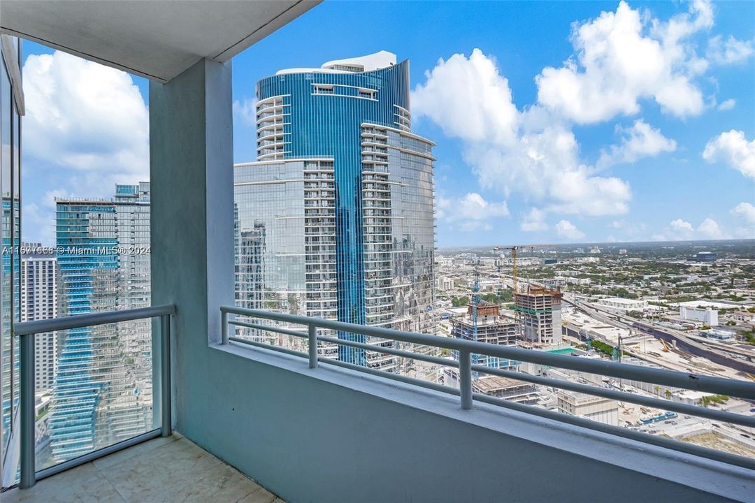 For Sale: $855,000 (2 beds, 2 baths, 1315 Square Feet)