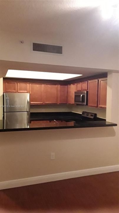 For Rent: $2,600 (2 beds, 2 baths, 1189 Square Feet)