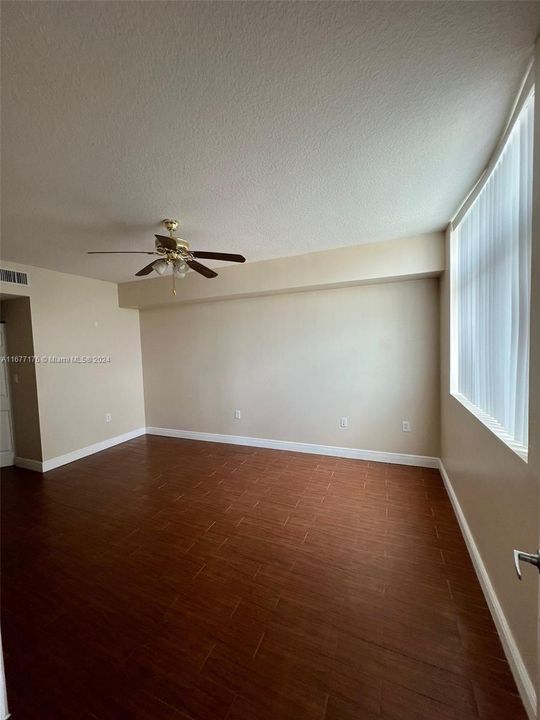 For Rent: $2,600 (2 beds, 2 baths, 1189 Square Feet)