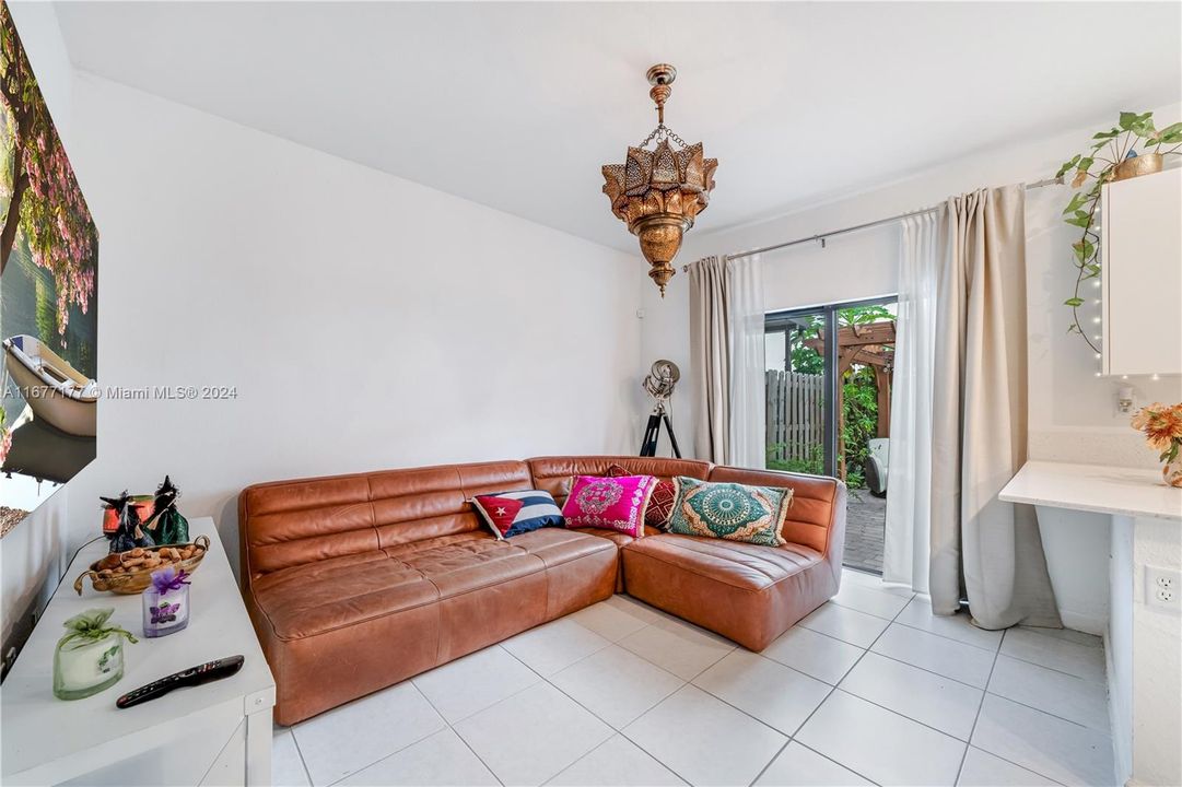 For Sale: $470,000 (3 beds, 2 baths, 1442 Square Feet)