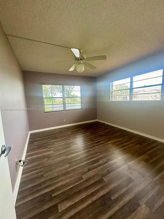 For Rent: $1,650 (2 beds, 1 baths, 835 Square Feet)