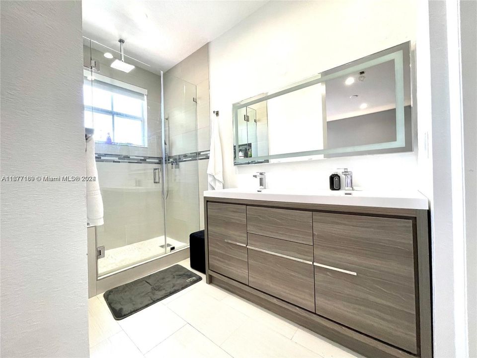 For Sale: $539,900 (2 beds, 2 baths, 1470 Square Feet)