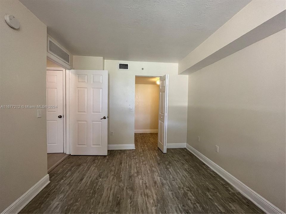 For Rent: $2,700 (3 beds, 2 baths, 1079 Square Feet)