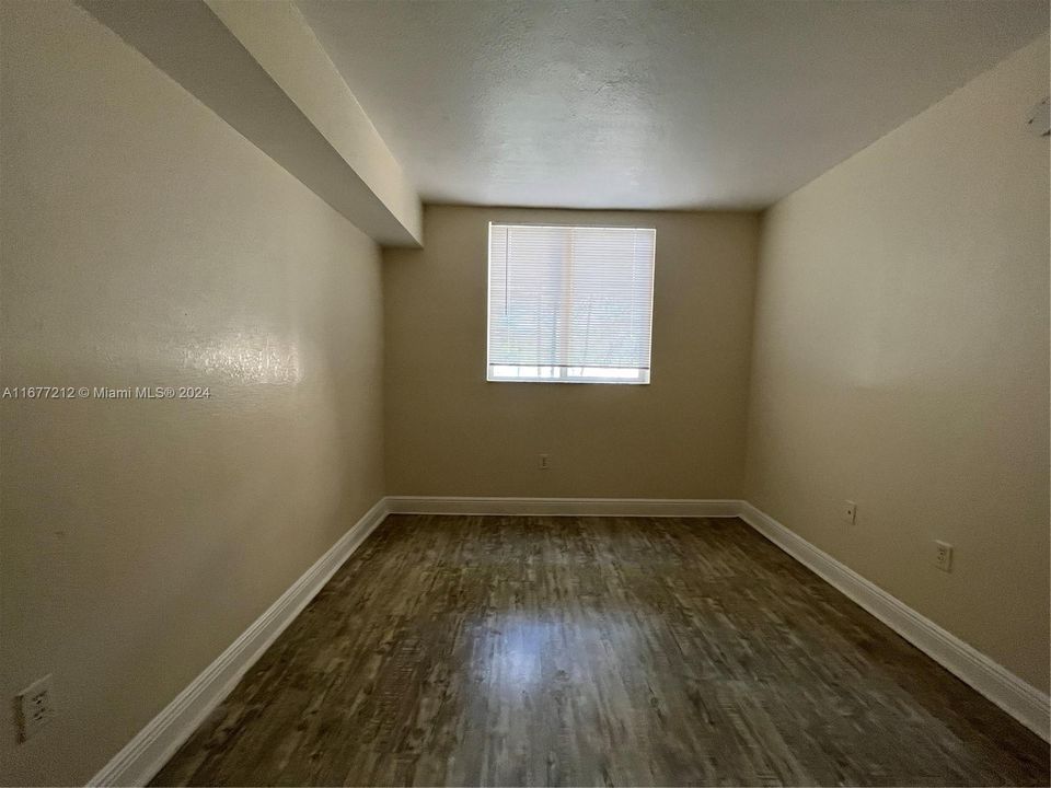 For Rent: $2,700 (3 beds, 2 baths, 1079 Square Feet)