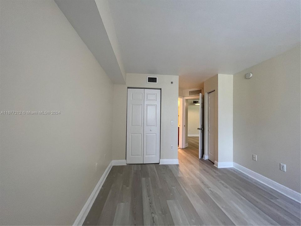 For Rent: $2,700 (3 beds, 2 baths, 1079 Square Feet)