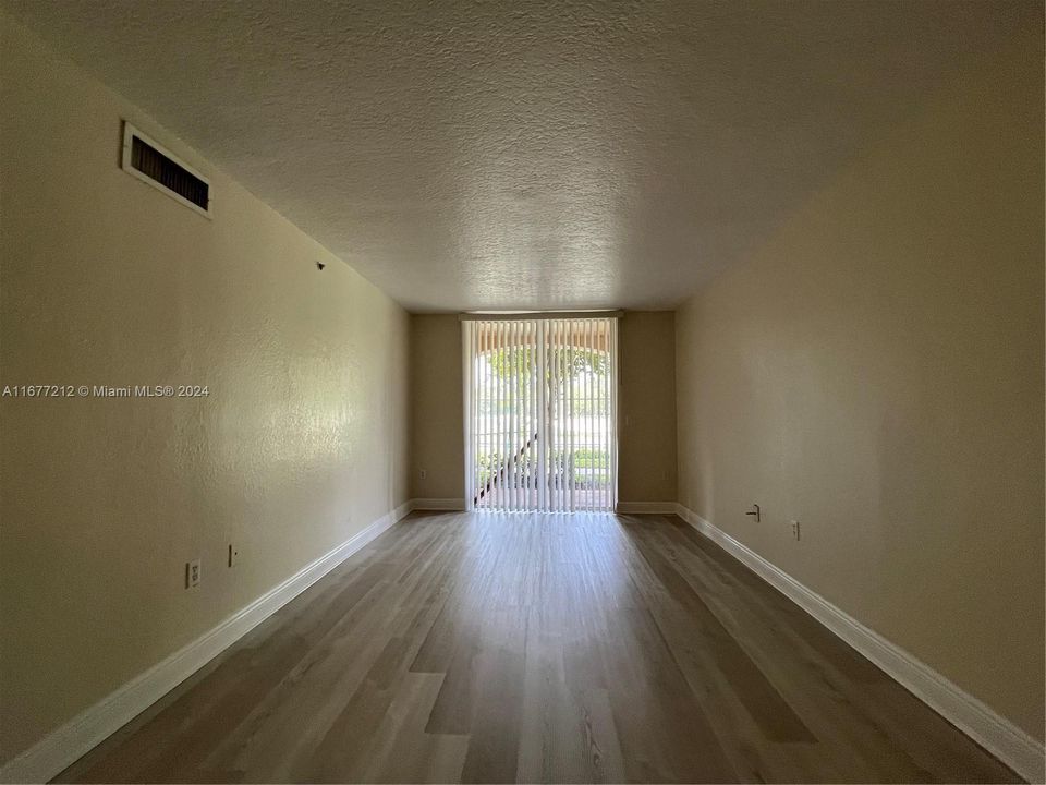 For Rent: $2,700 (3 beds, 2 baths, 1079 Square Feet)