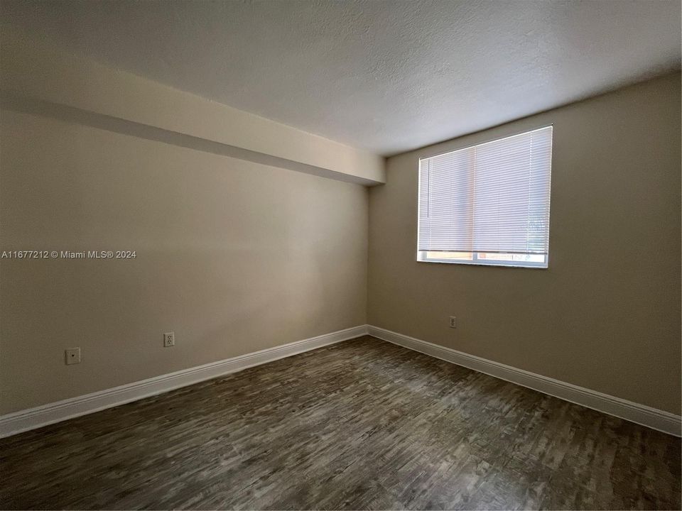 For Rent: $2,700 (3 beds, 2 baths, 1079 Square Feet)