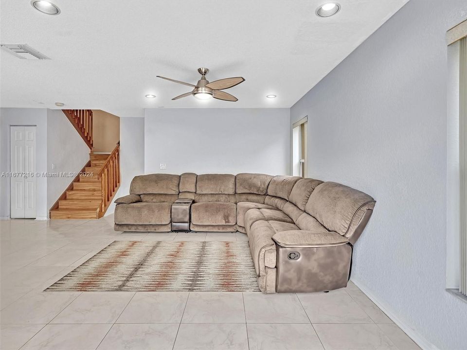 For Sale: $680,000 (4 beds, 2 baths, 2175 Square Feet)