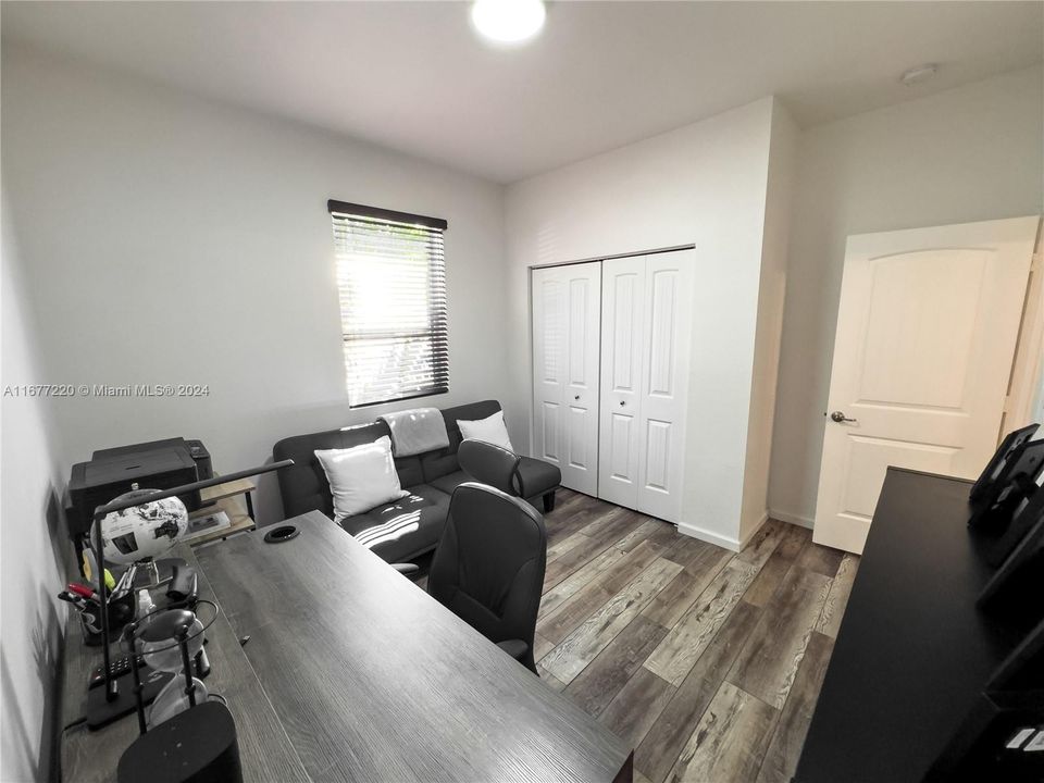 For Rent: $3,500 (3 beds, 2 baths, 1684 Square Feet)