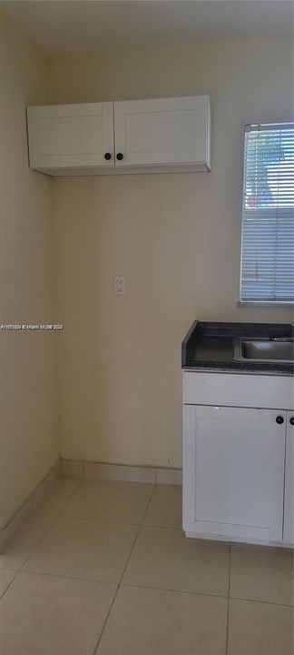 For Sale: $99,000 (1 beds, 1 baths, 640 Square Feet)