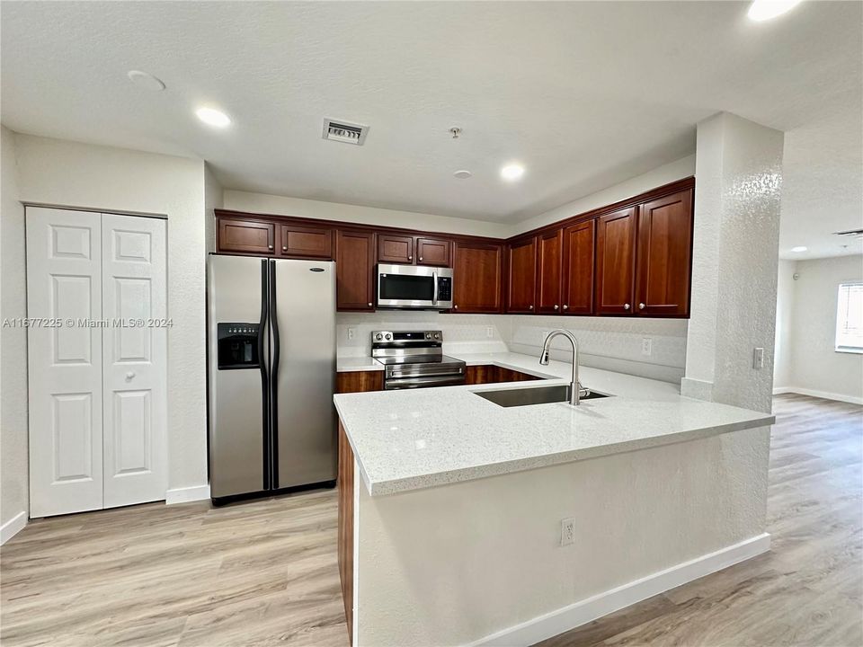 For Rent: $2,890 (3 beds, 2 baths, 1288 Square Feet)