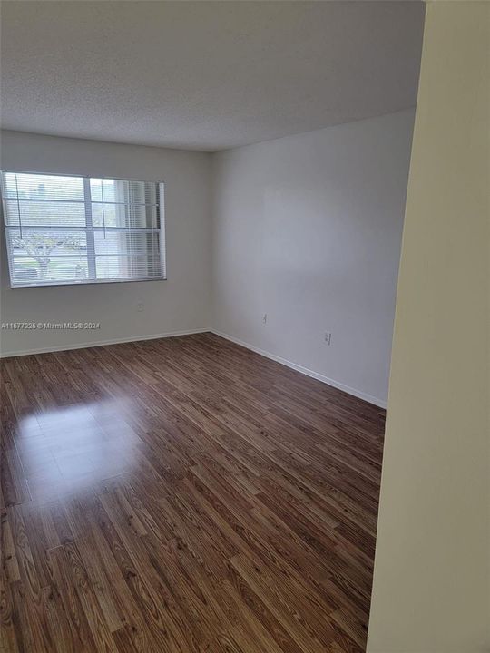 For Rent: $2,100 (2 beds, 2 baths, 950 Square Feet)