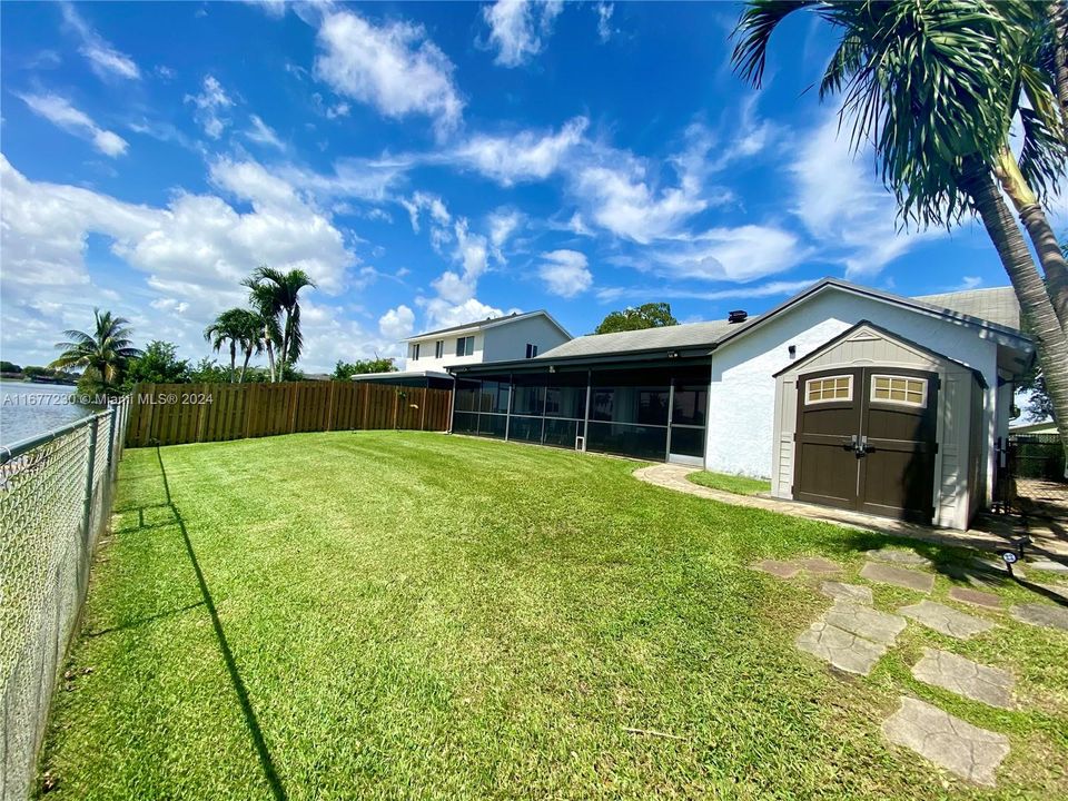 For Sale: $650,000 (3 beds, 2 baths, 1705 Square Feet)