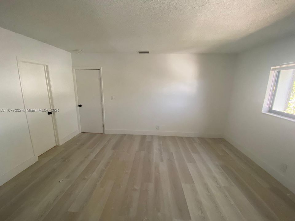 For Rent: $2,400 (2 beds, 2 baths, 1000 Square Feet)