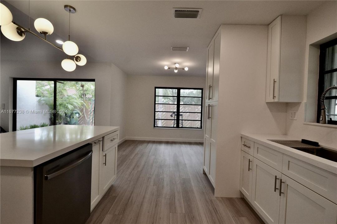 For Rent: $3,000 (2 beds, 2 baths, 1156 Square Feet)