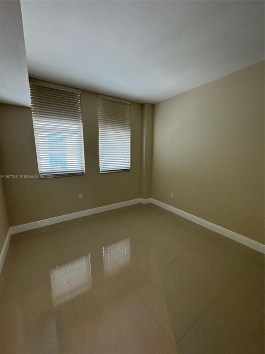 For Rent: $3,600 (2 beds, 2 baths, 970 Square Feet)