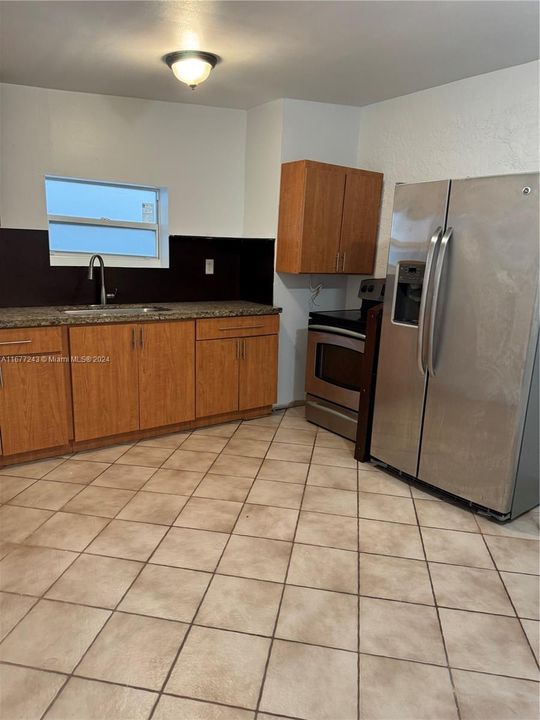 For Rent: $2,100 (2 beds, 1 baths, 600 Square Feet)