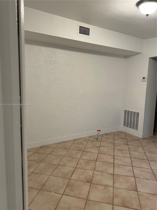 For Rent: $2,100 (2 beds, 1 baths, 600 Square Feet)