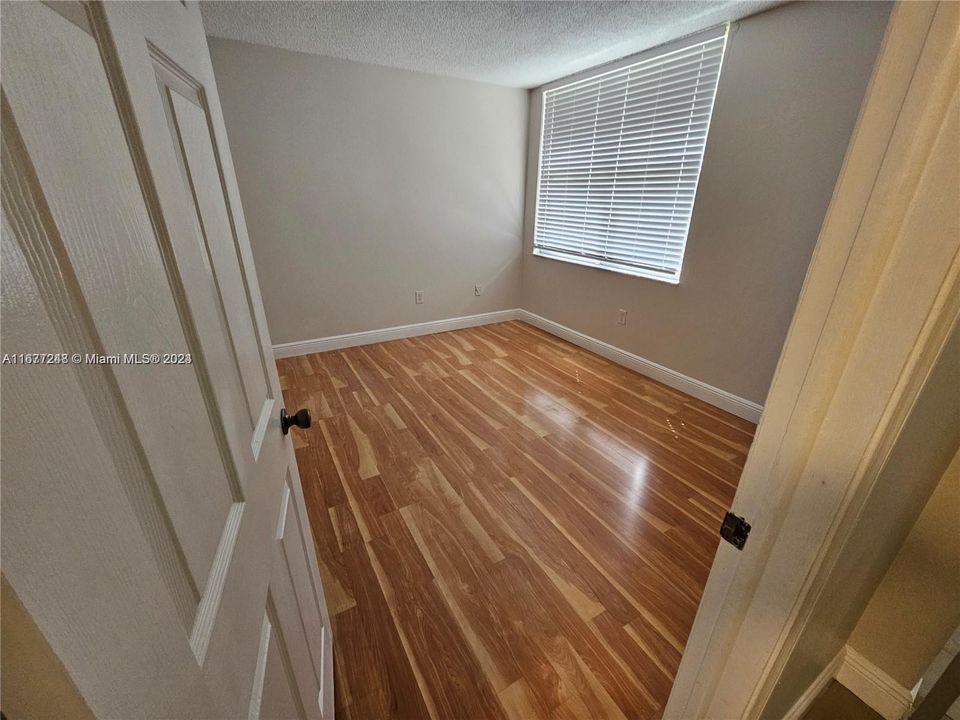 For Rent: $2,900 (3 beds, 2 baths, 1500 Square Feet)